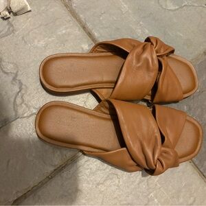 Caslons Vintage Brown Leather Knotted Slide Sandals
